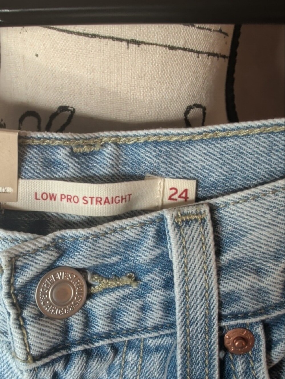 Levi's Light Wash Low Pro Straight Leg Women's Jeans New with Tags Size 24 - Picture 4 of 8